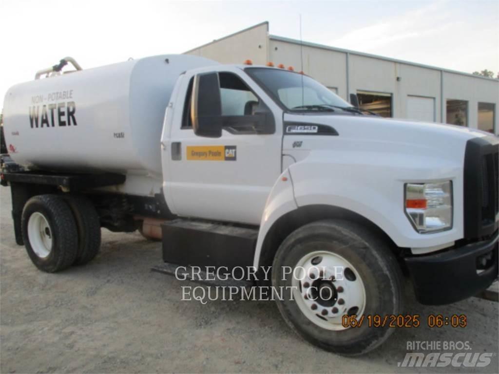 Ford F650 油罐车