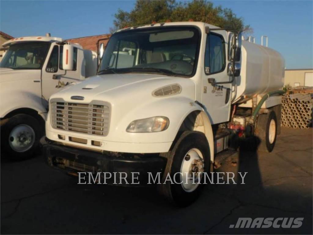 Freightliner 2K WT 油罐车