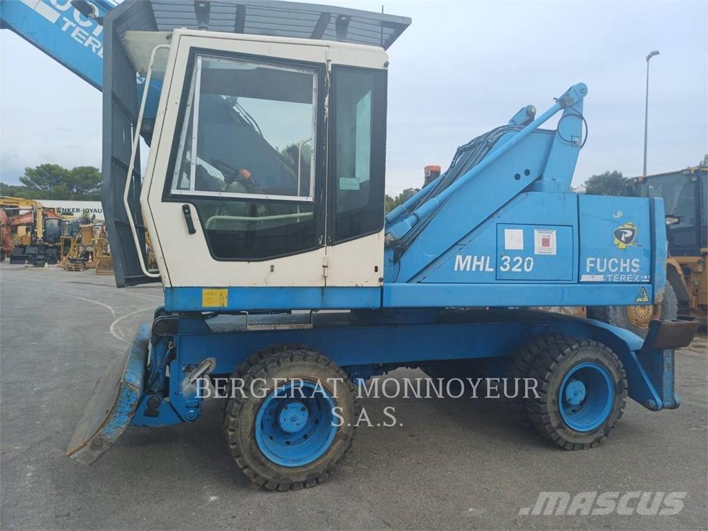 Fuchs MHL320 轮式挖掘机