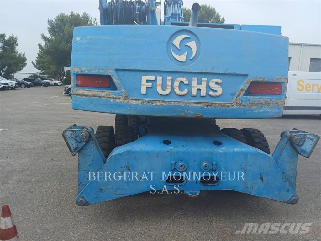 Fuchs MHL320 轮式挖掘机