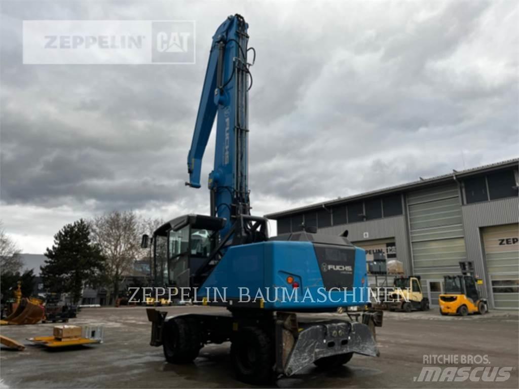 Fuchs MHL340F 组装挖掘机