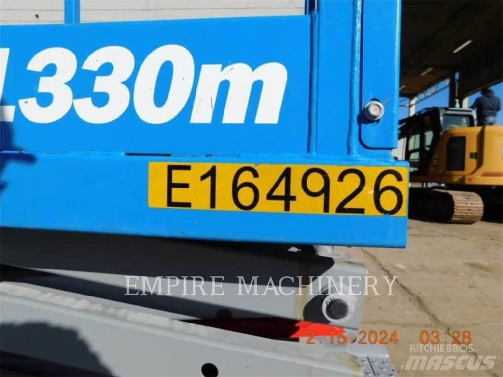 Genie GS1330 曲臂高空工作平台