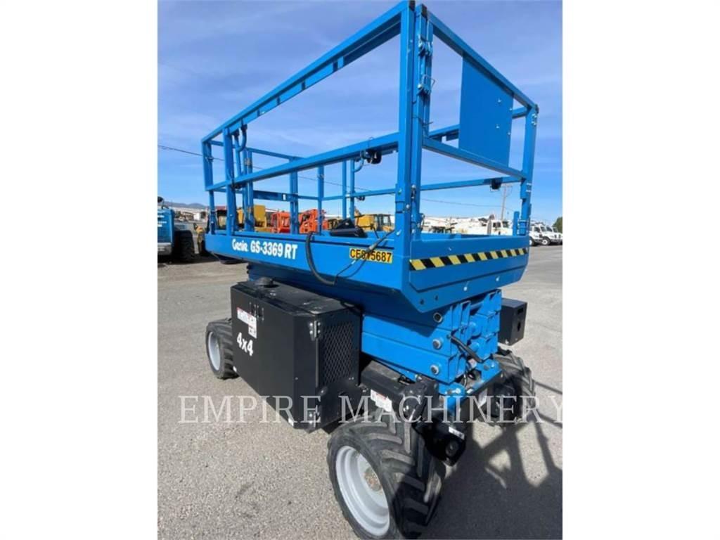 Genie GS3369 RT 曲臂高空工作平台