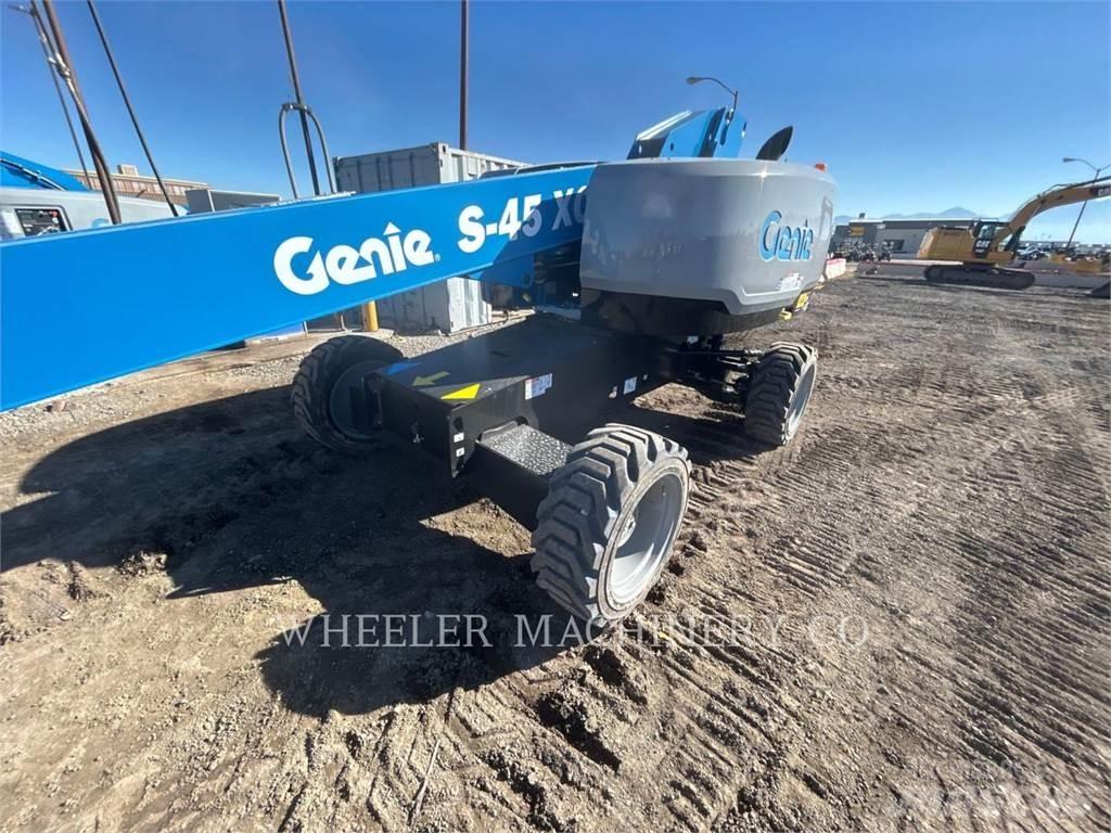 Genie S45XC 曲臂高空工作平台