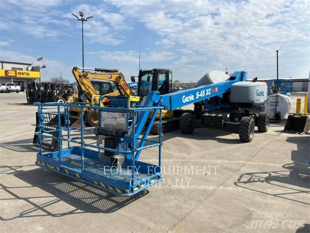 Genie S45XCG4 曲臂高空工作平台