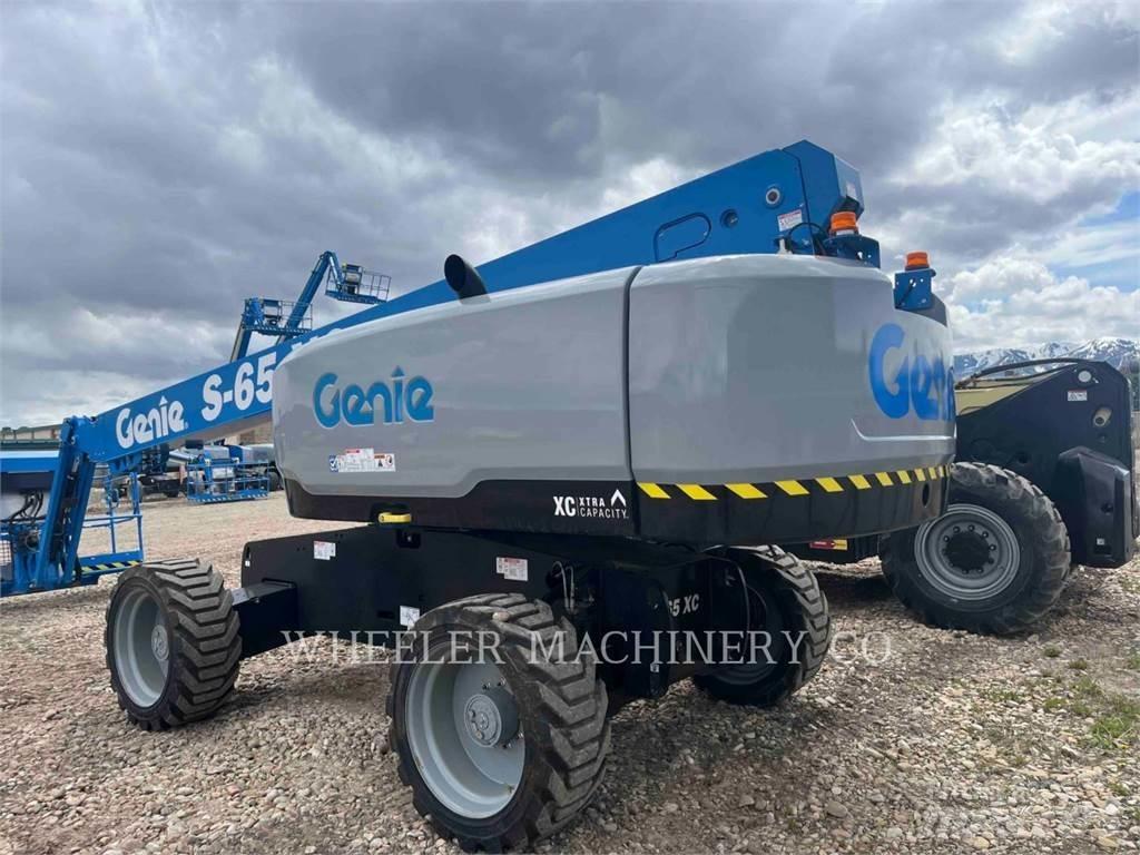 Genie S65XC 曲臂高空工作平台