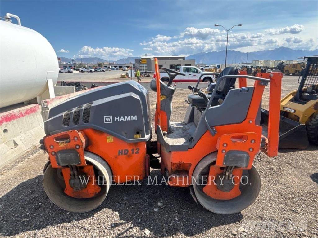 Hamm HD12 双轮压路机