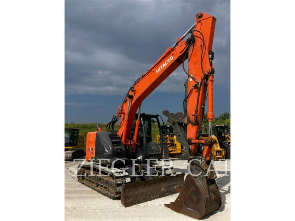Hitachi ZX135 履带挖掘机