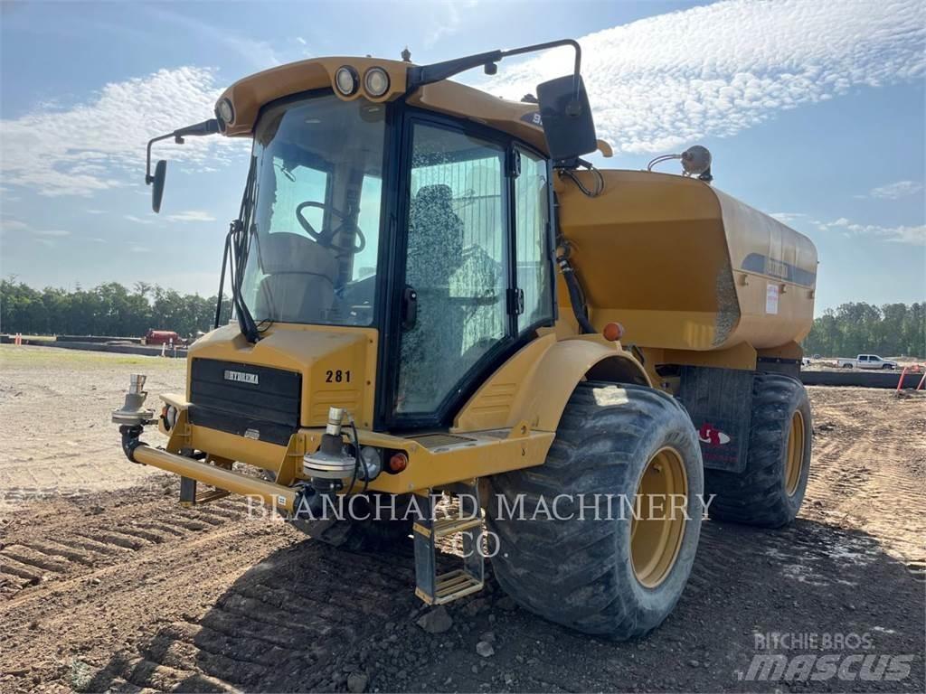 Hydrema 912HM 油罐车