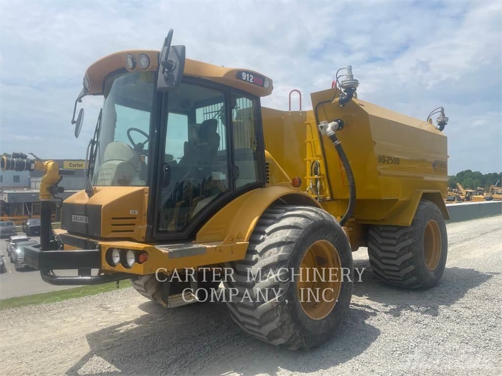 Hydrema HYD 912HM 油罐车