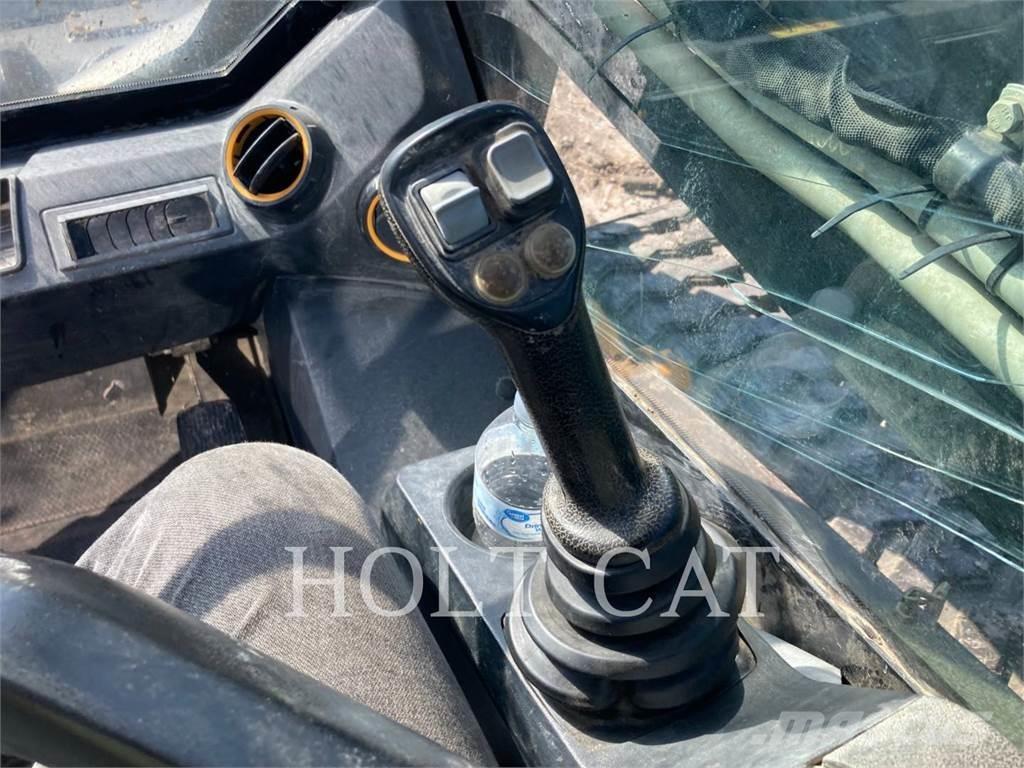 JCB 270T 履带式装载机