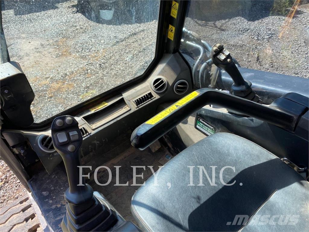 JCB 300TT4 履带式装载机