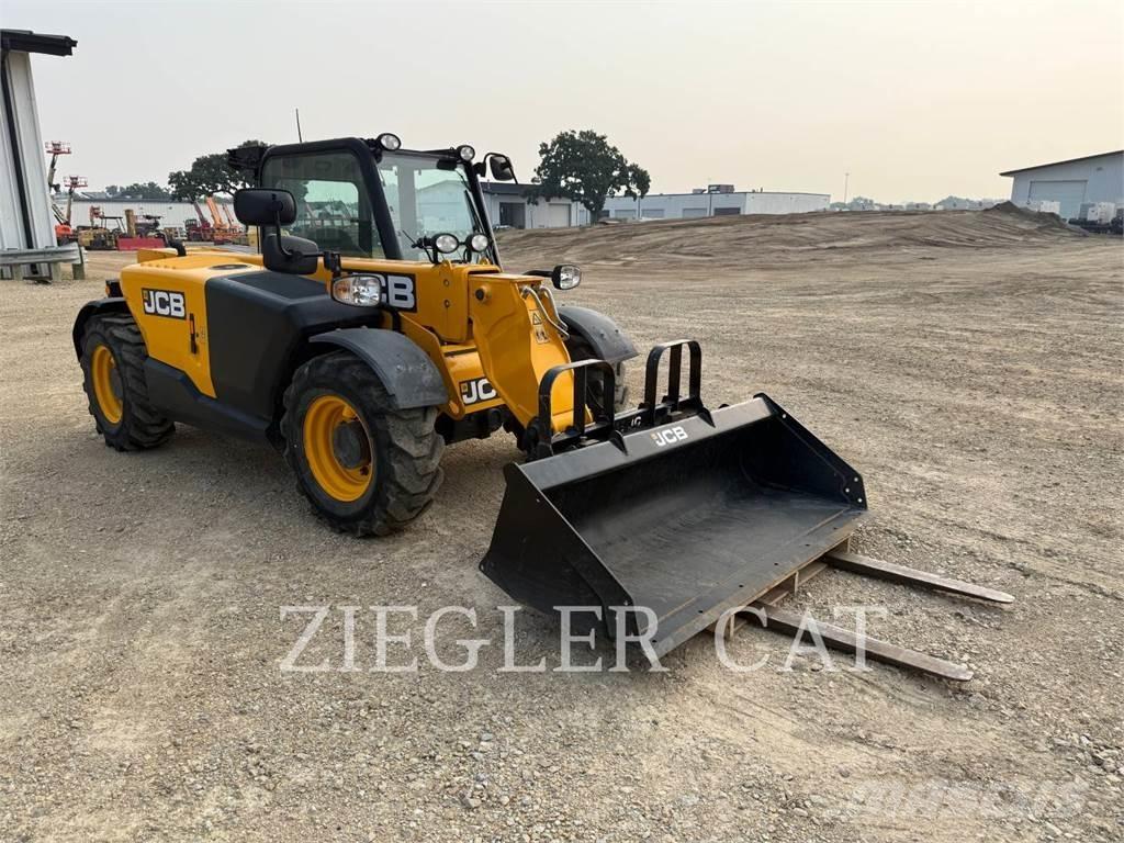 JCB 525-60 伸缩臂叉装车|叉装车