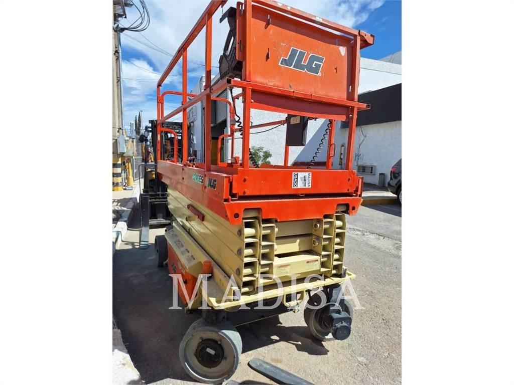 JLG 3246ES 剪叉式升降机