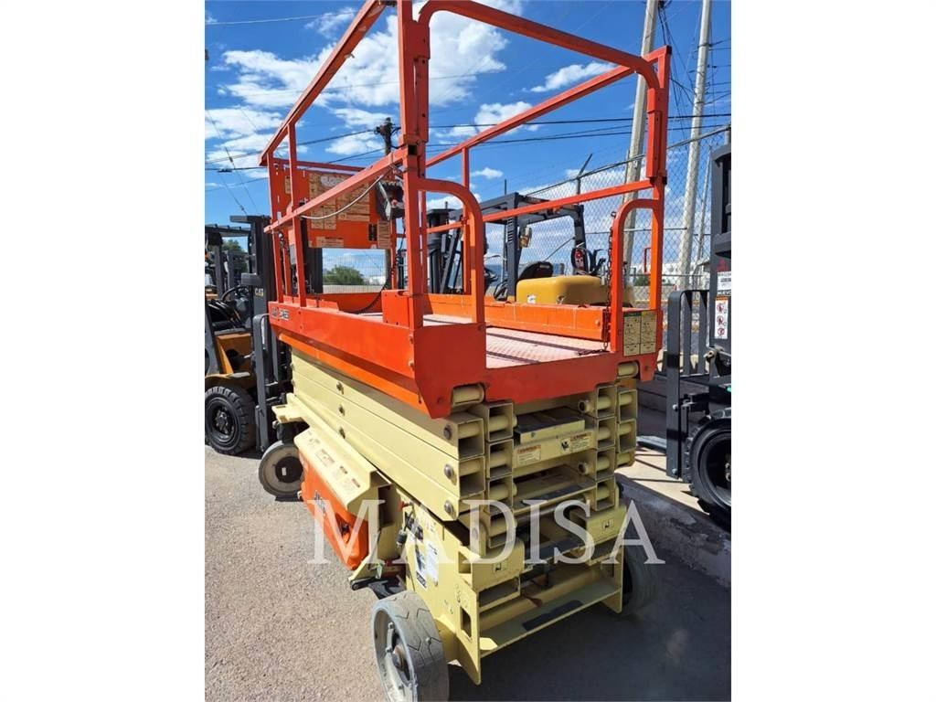 JLG 3246ES 剪叉式升降机