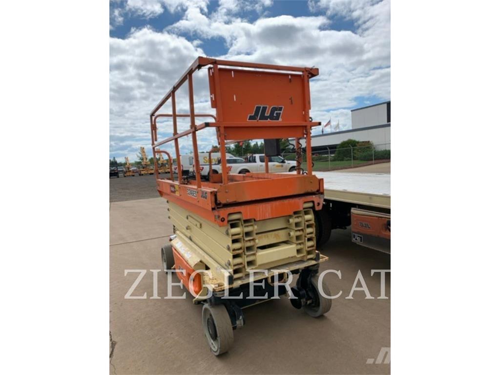 JLG 3246ES 剪叉式升降机