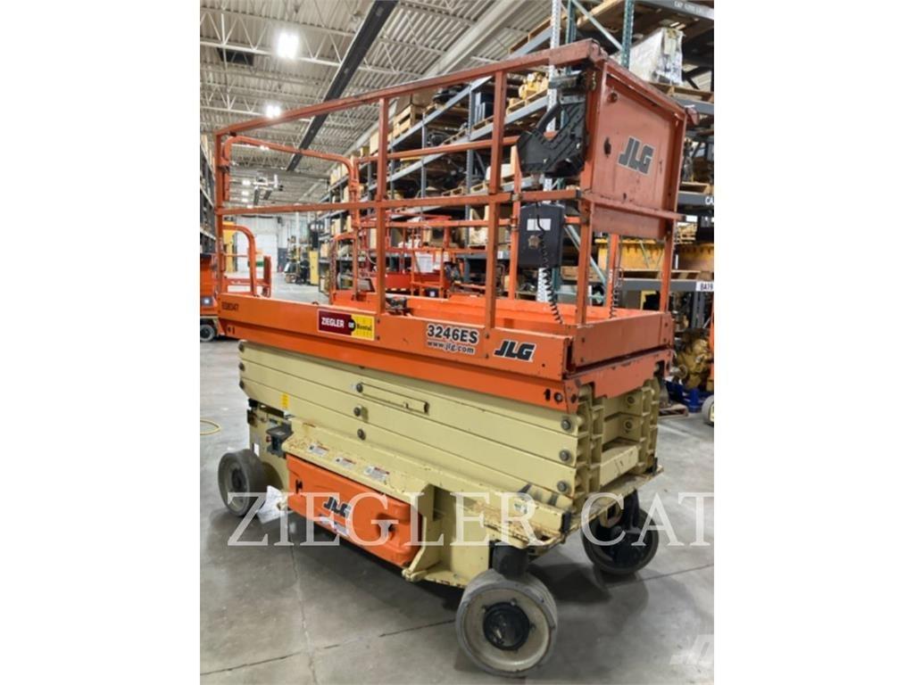 JLG 3246ES 剪叉式升降机