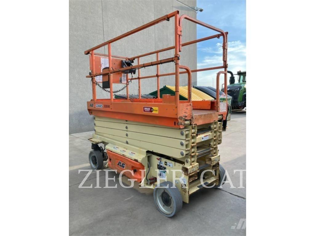 JLG 3246ES 剪叉式升降机