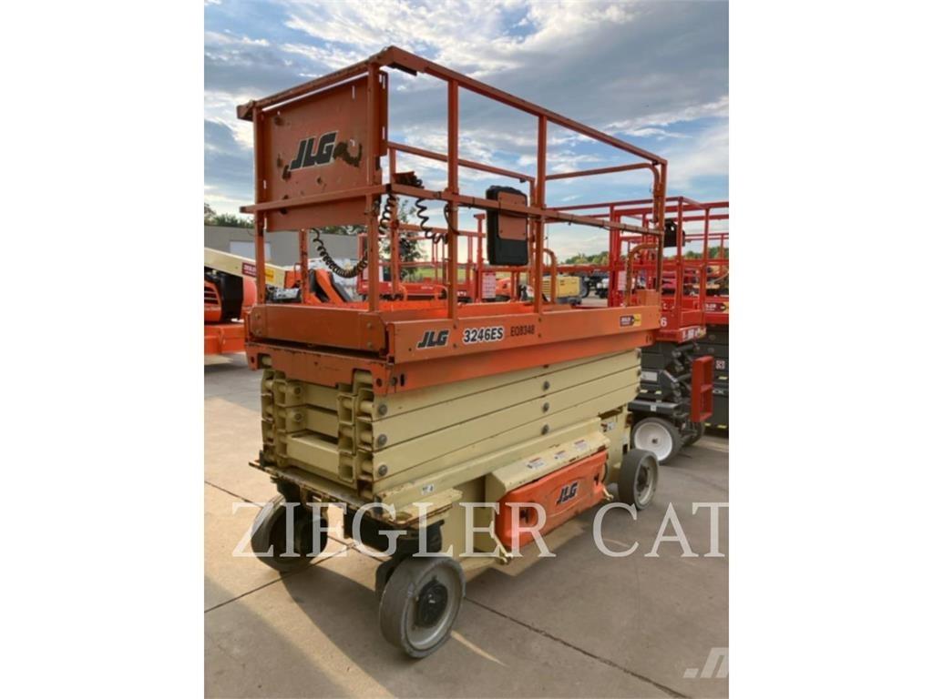 JLG 3246ES 剪叉式升降机