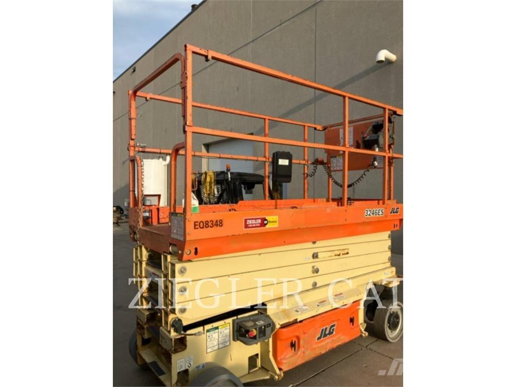 JLG 3246ES 剪叉式升降机