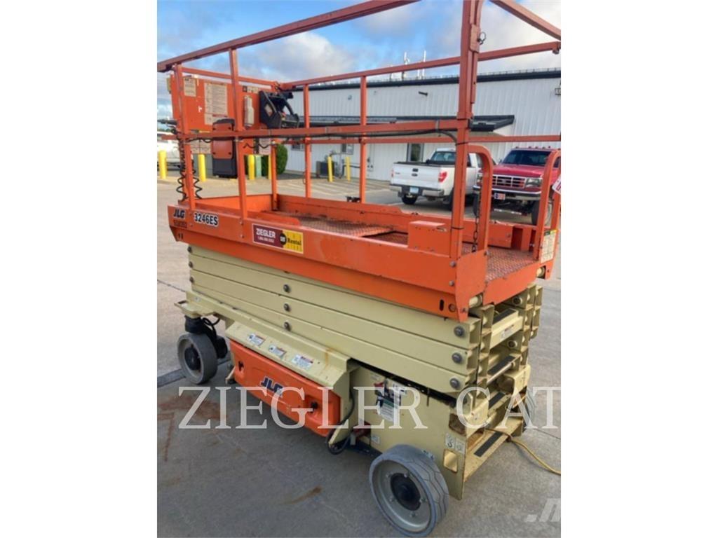 JLG 3246ES 剪叉式升降机
