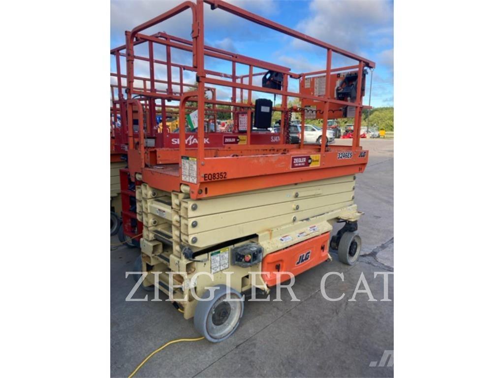 JLG 3246ES 剪叉式升降机