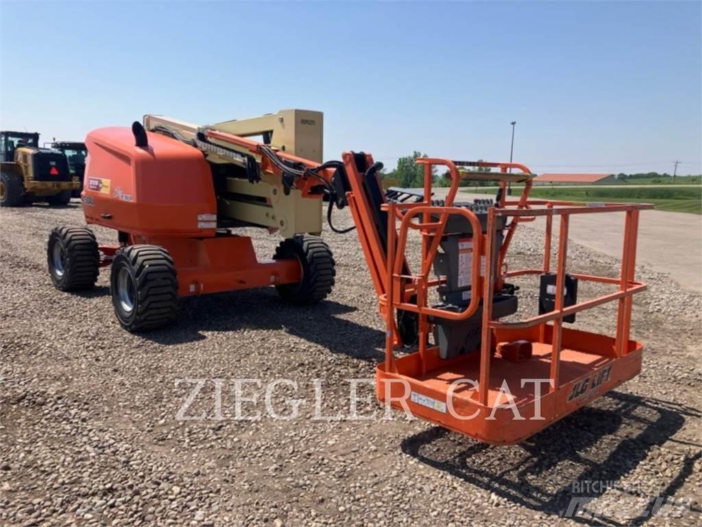 JLG 450AJ 曲臂高空工作平台