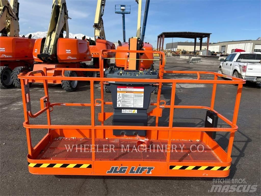 JLG 460SJ 曲臂高空工作平台