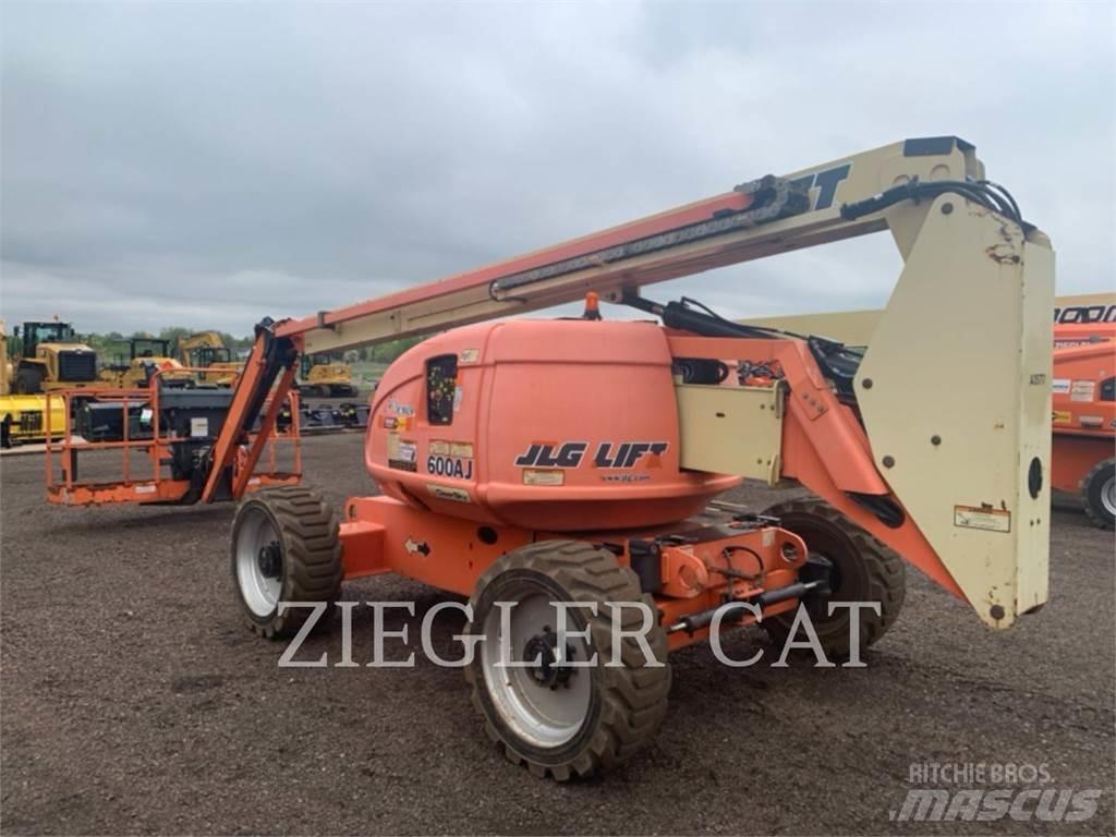 JLG 600AJ 曲臂高空工作平台