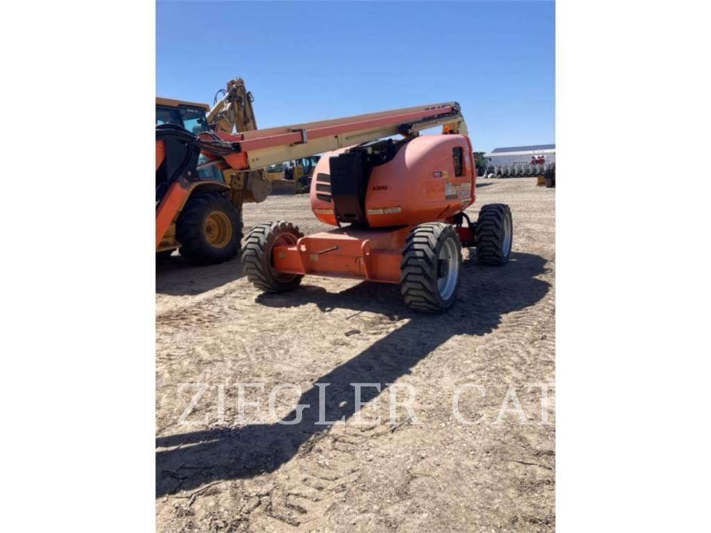 JLG 600AJ 曲臂高空工作平台