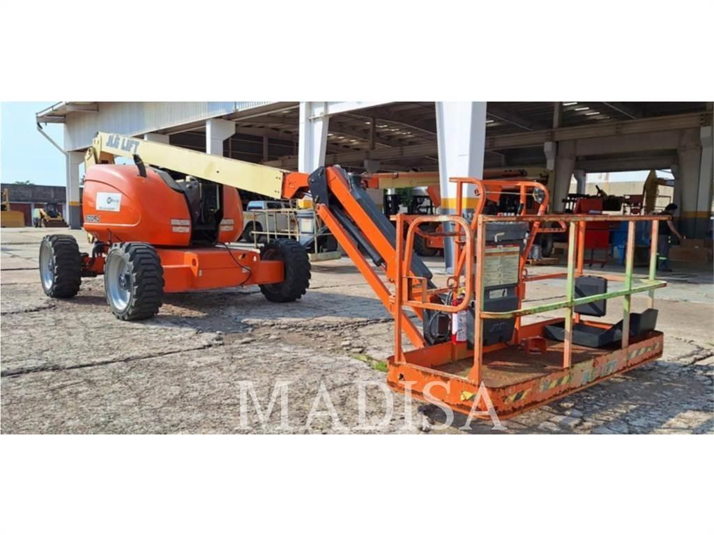 JLG 600AJ 曲臂高空工作平台