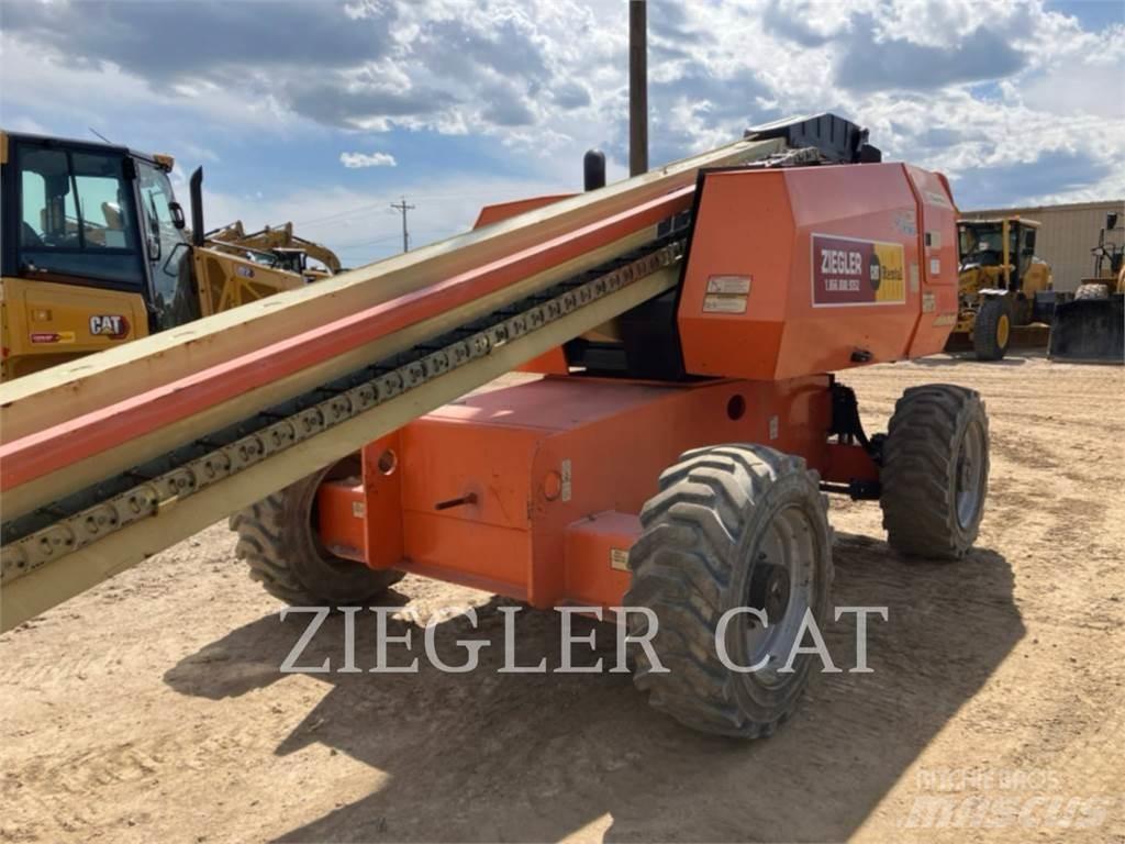 JLG 600S 曲臂高空工作平台