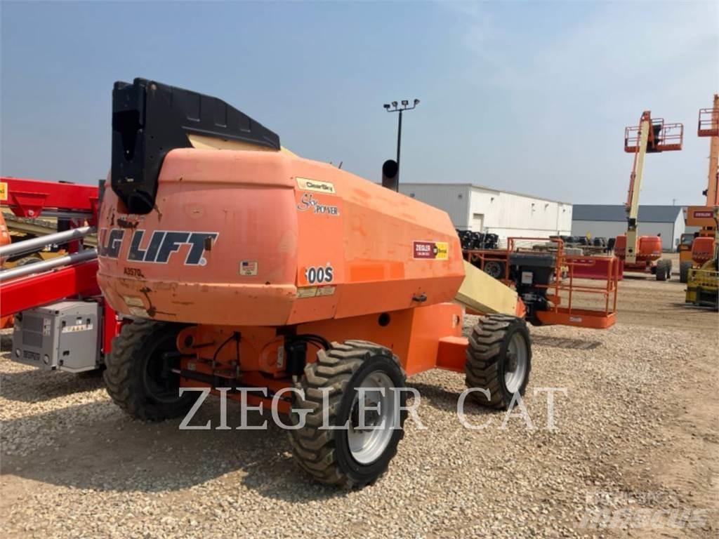 JLG 600S 曲臂高空工作平台