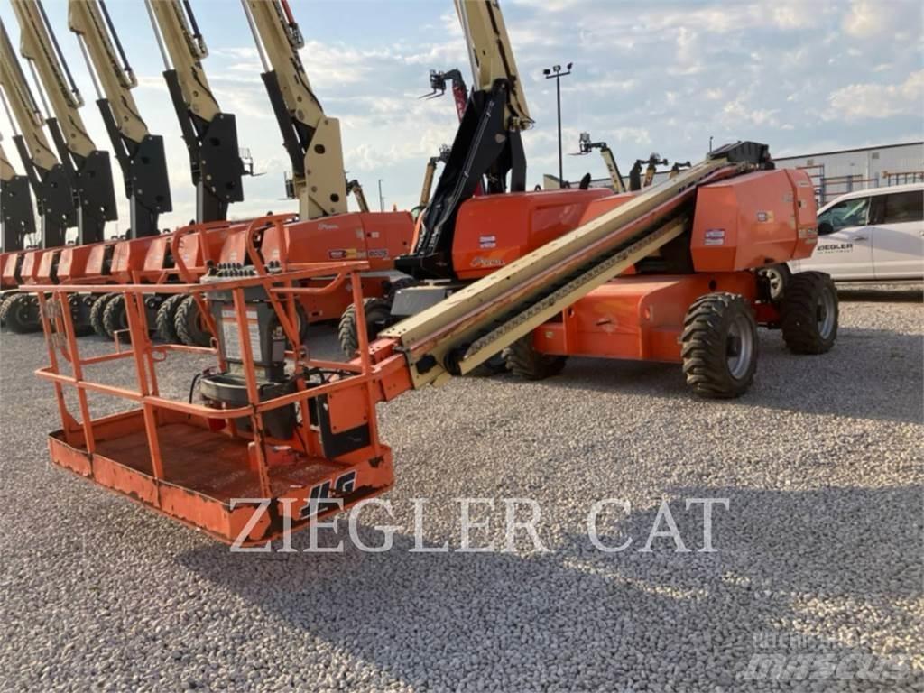 JLG 600S 曲臂高空工作平台