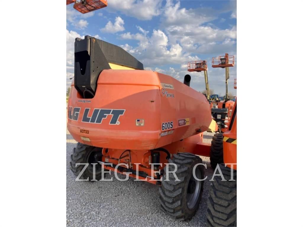 JLG 600S 曲臂高空工作平台
