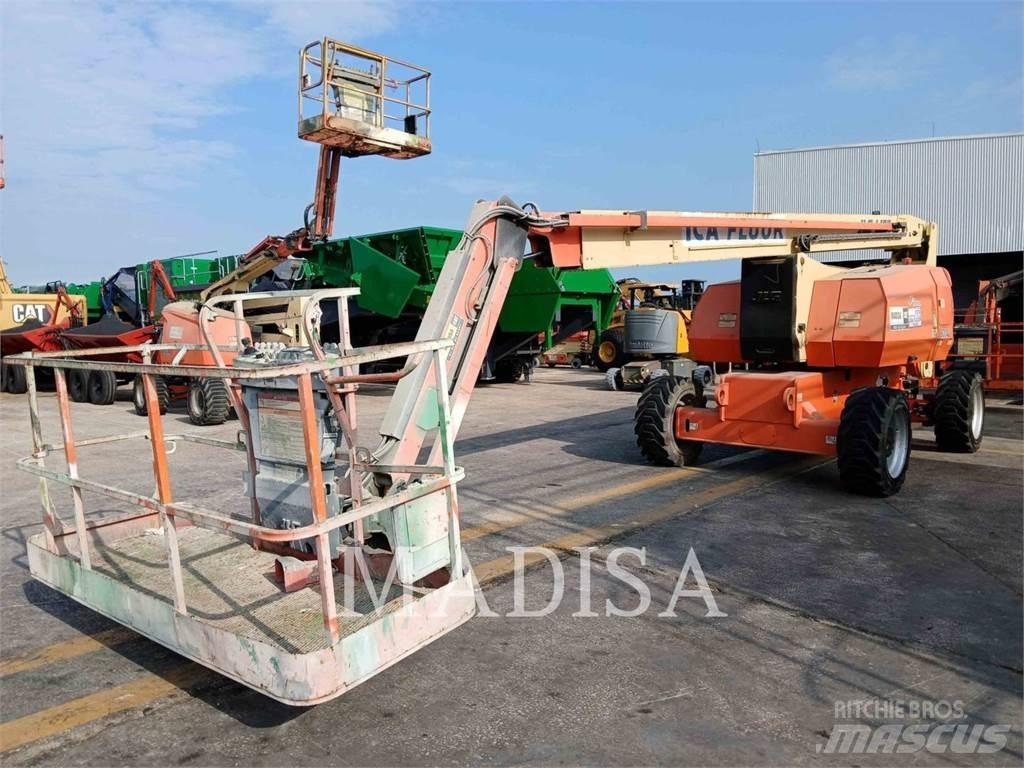 JLG 800 AJ 曲臂高空工作平台