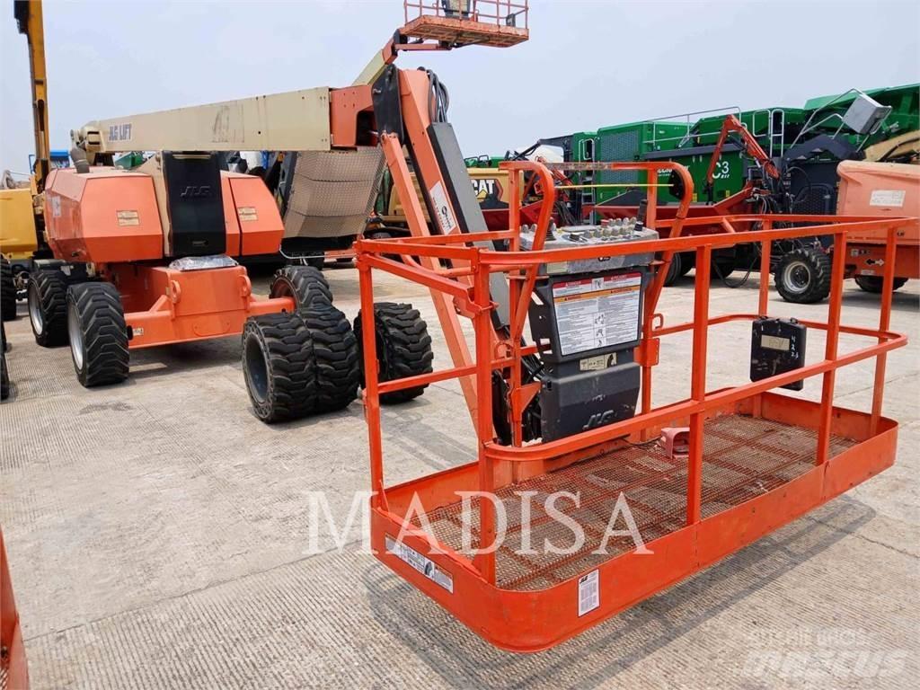 JLG 800 AJ 曲臂高空工作平台