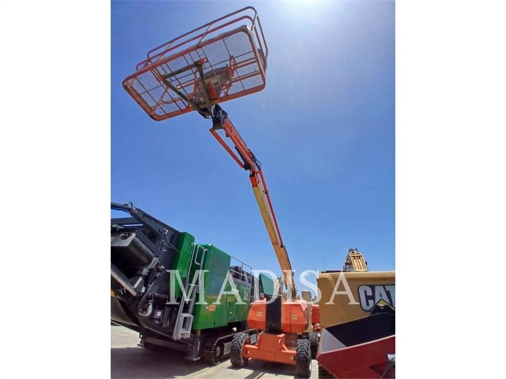 JLG 800 AJ 曲臂高空工作平台