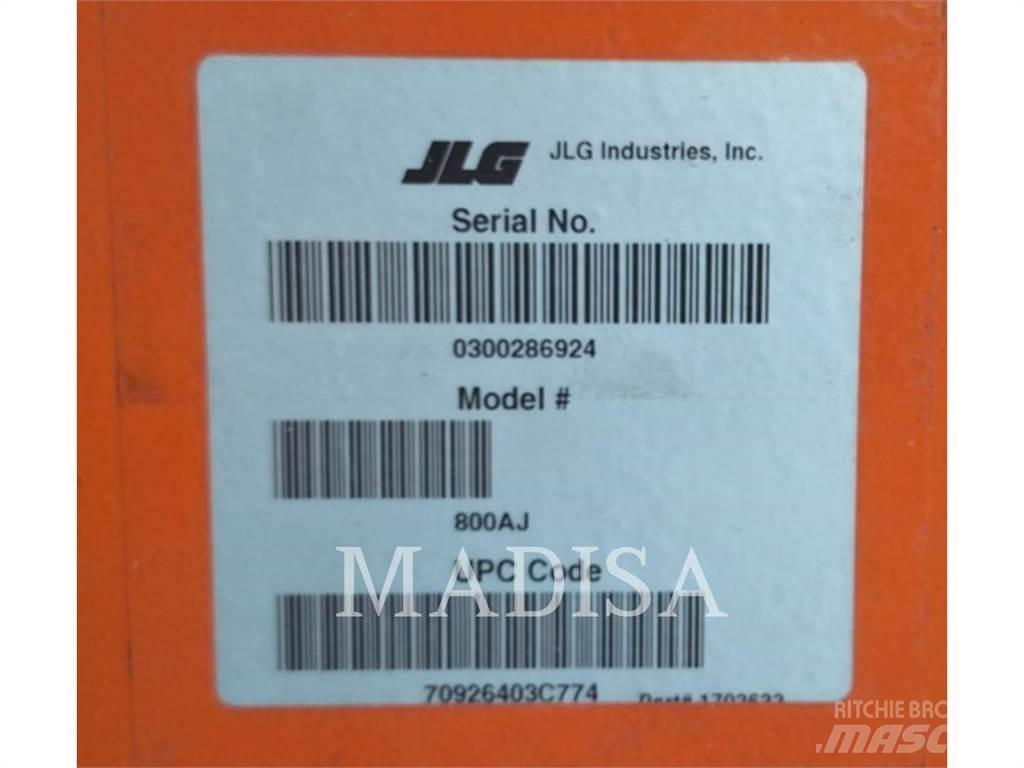 JLG 800 AJ 曲臂高空工作平台