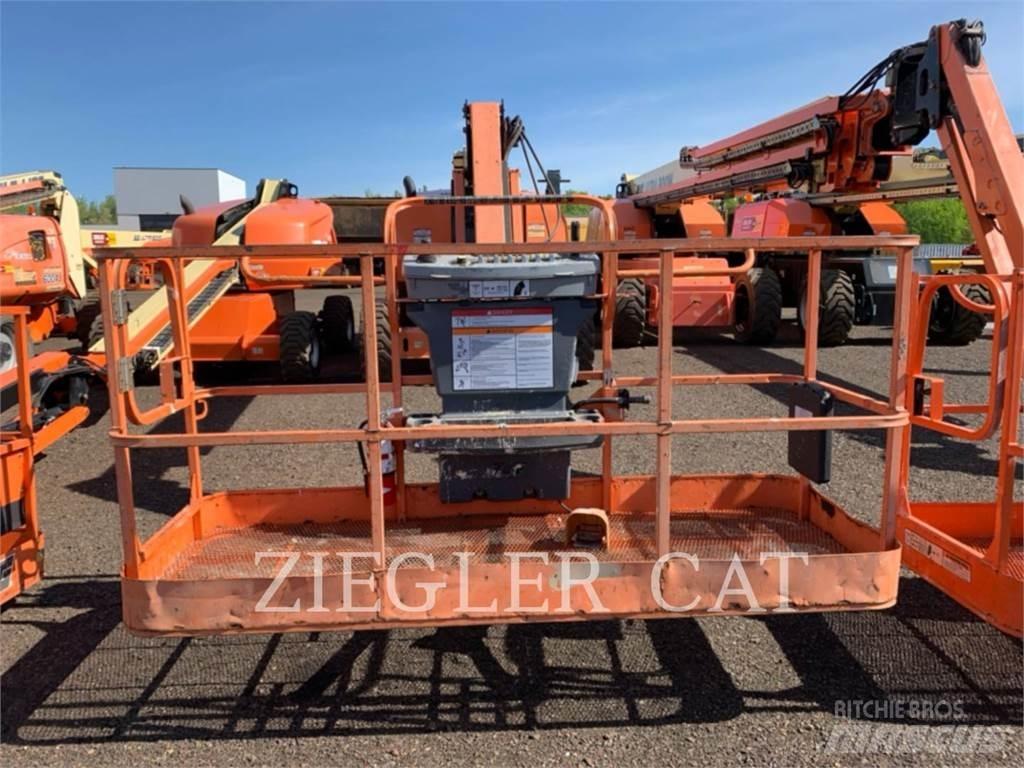 JLG 800AJ 曲臂高空工作平台
