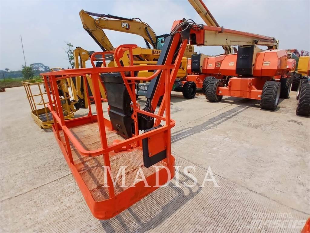 JLG 800AJ 曲臂高空工作平台