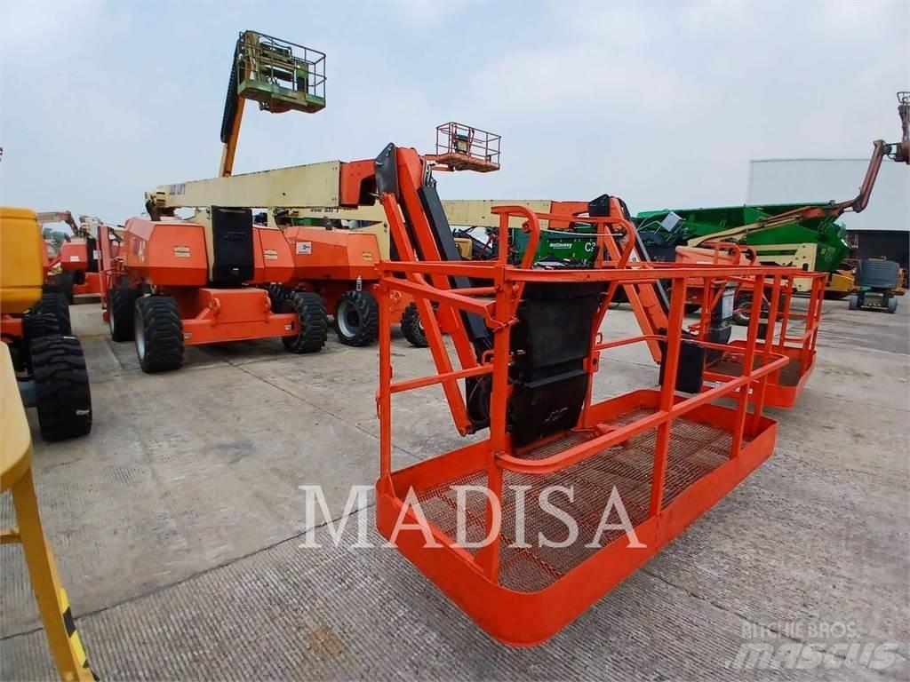 JLG 800AJ 曲臂高空工作平台