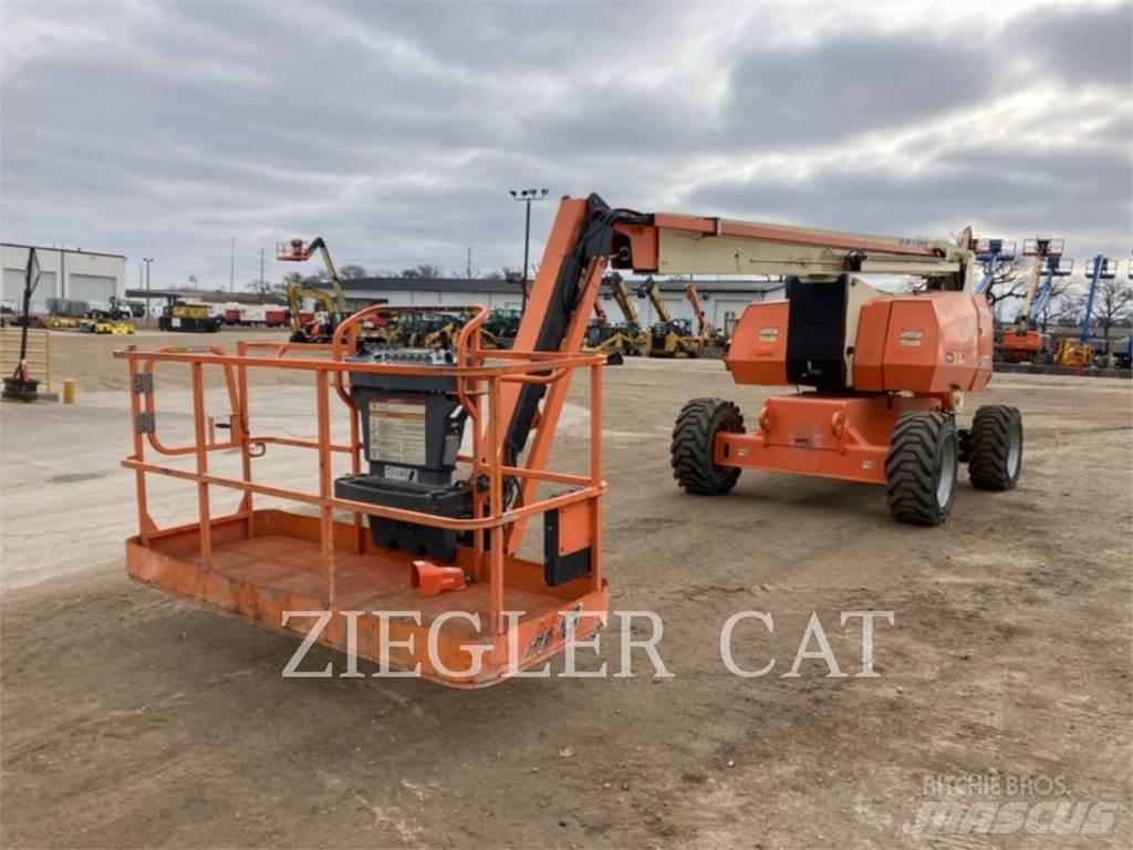 JLG 800AJ 曲臂高空工作平台