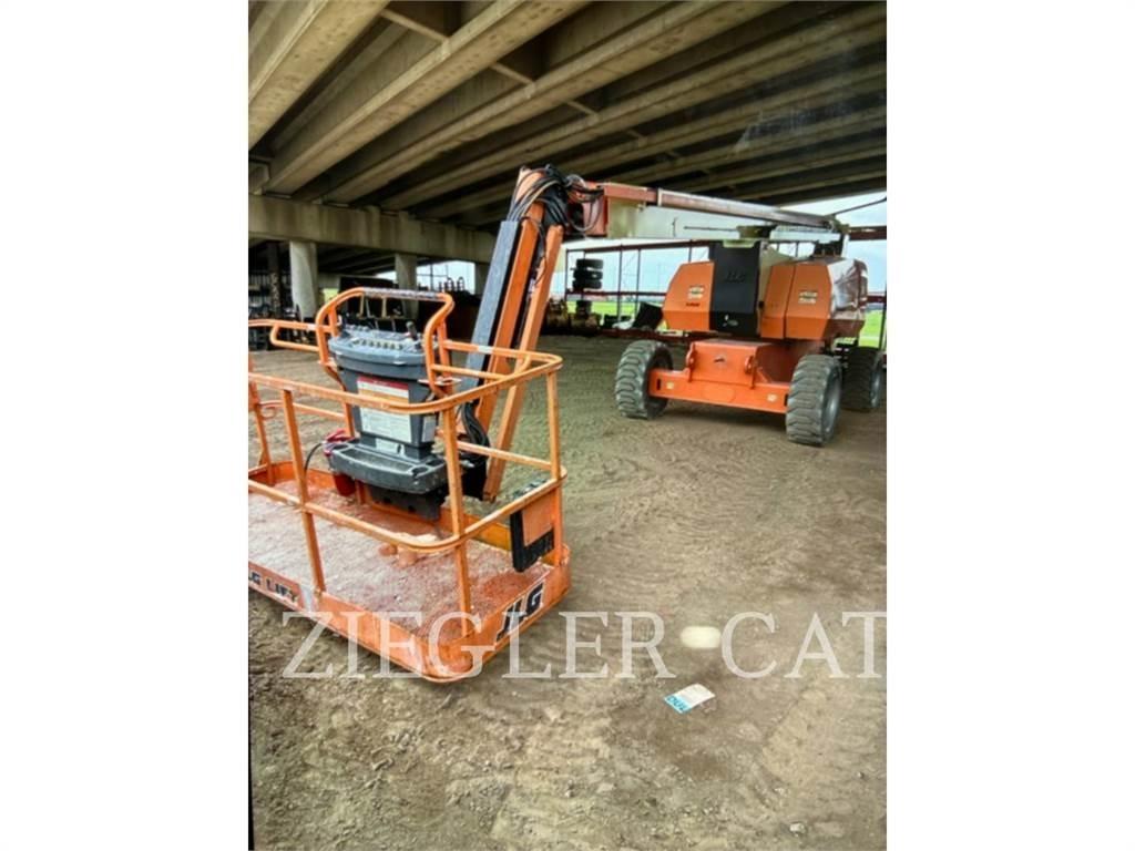 JLG 800AJ 曲臂高空工作平台