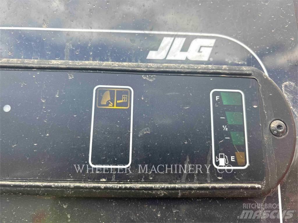 JLG 860SJ 曲臂高空工作平台
