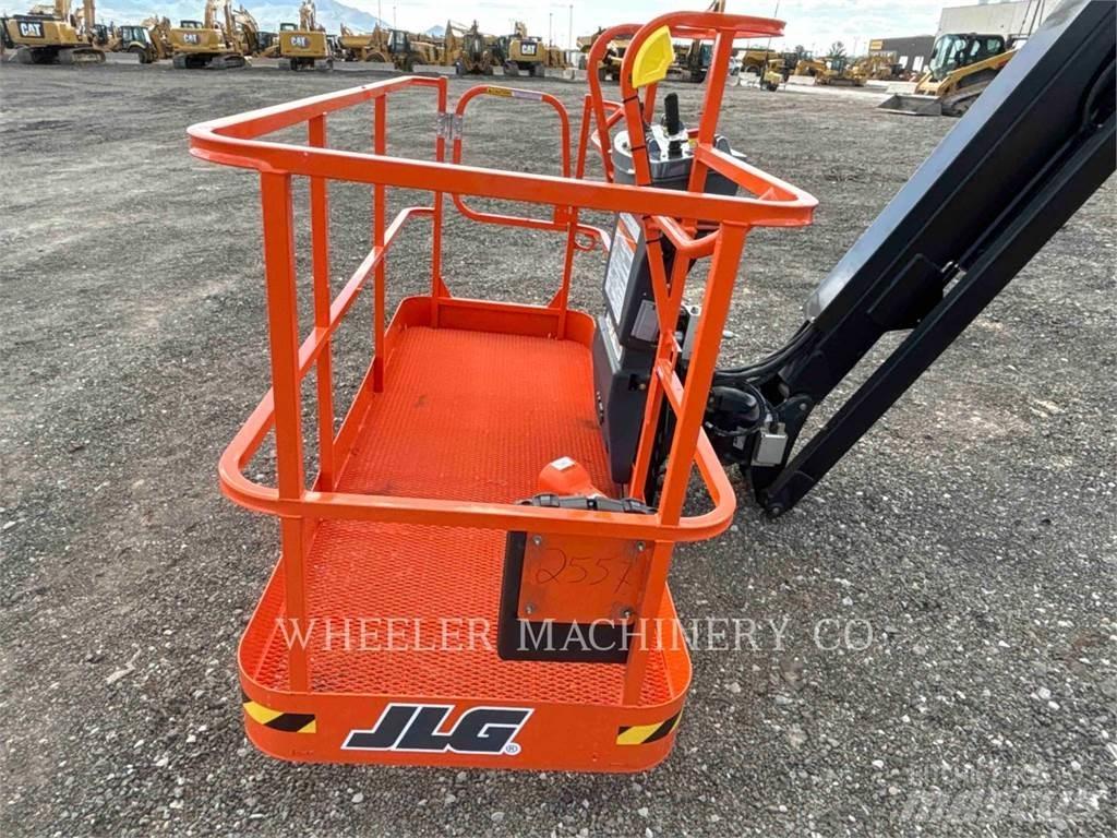 JLG 860SJ 曲臂高空工作平台
