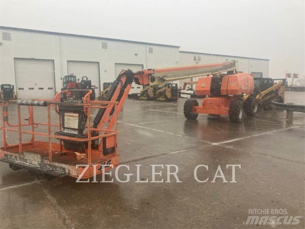 JLG 860SJ 曲臂高空工作平台