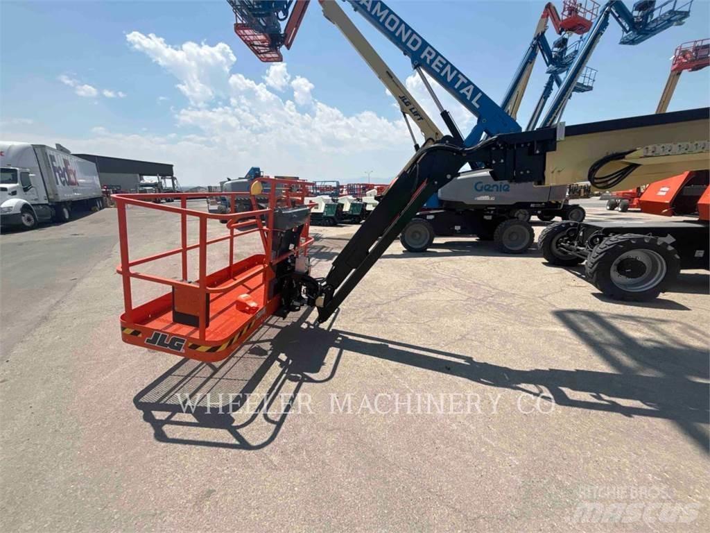 JLG 860SJ 曲臂高空工作平台