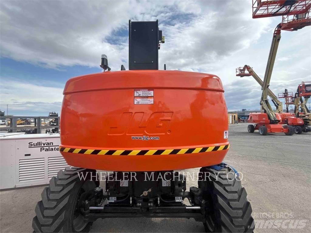 JLG 860SJ 曲臂高空工作平台