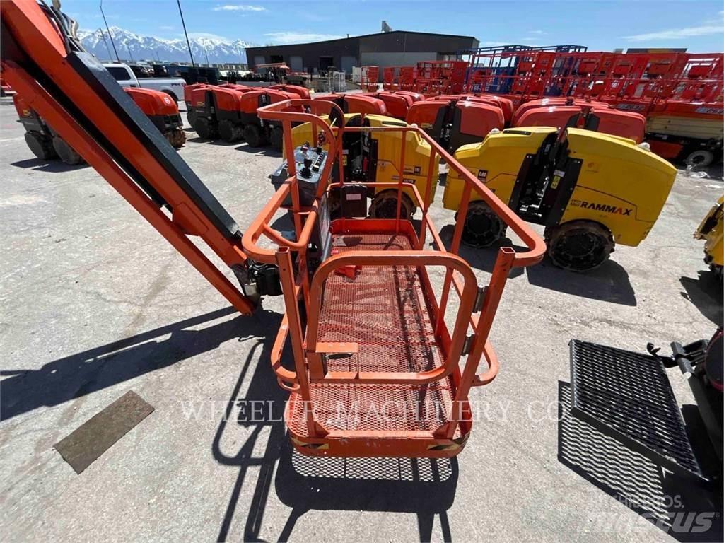 JLG 860SJ SP 曲臂高空工作平台
